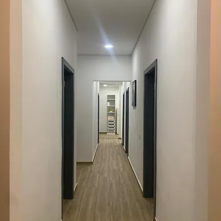 Cinderela House 홈스테이 파로