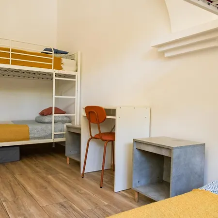 Quarto em Acomodações Particulares Cinderela House *